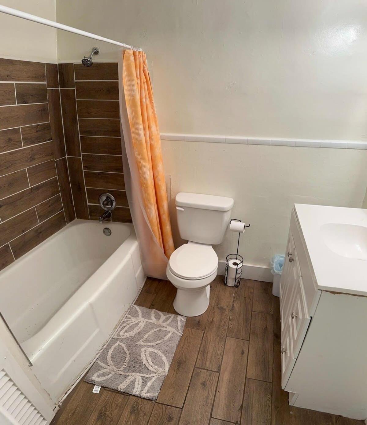 Charming 3-Bed, 1,5 Bath Home - Entire Space Just For You! Гудлетсвил Екстериор снимка